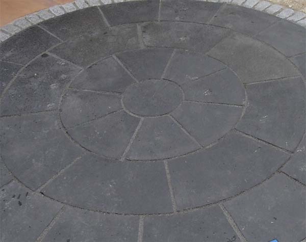Black Lime stone circle paving